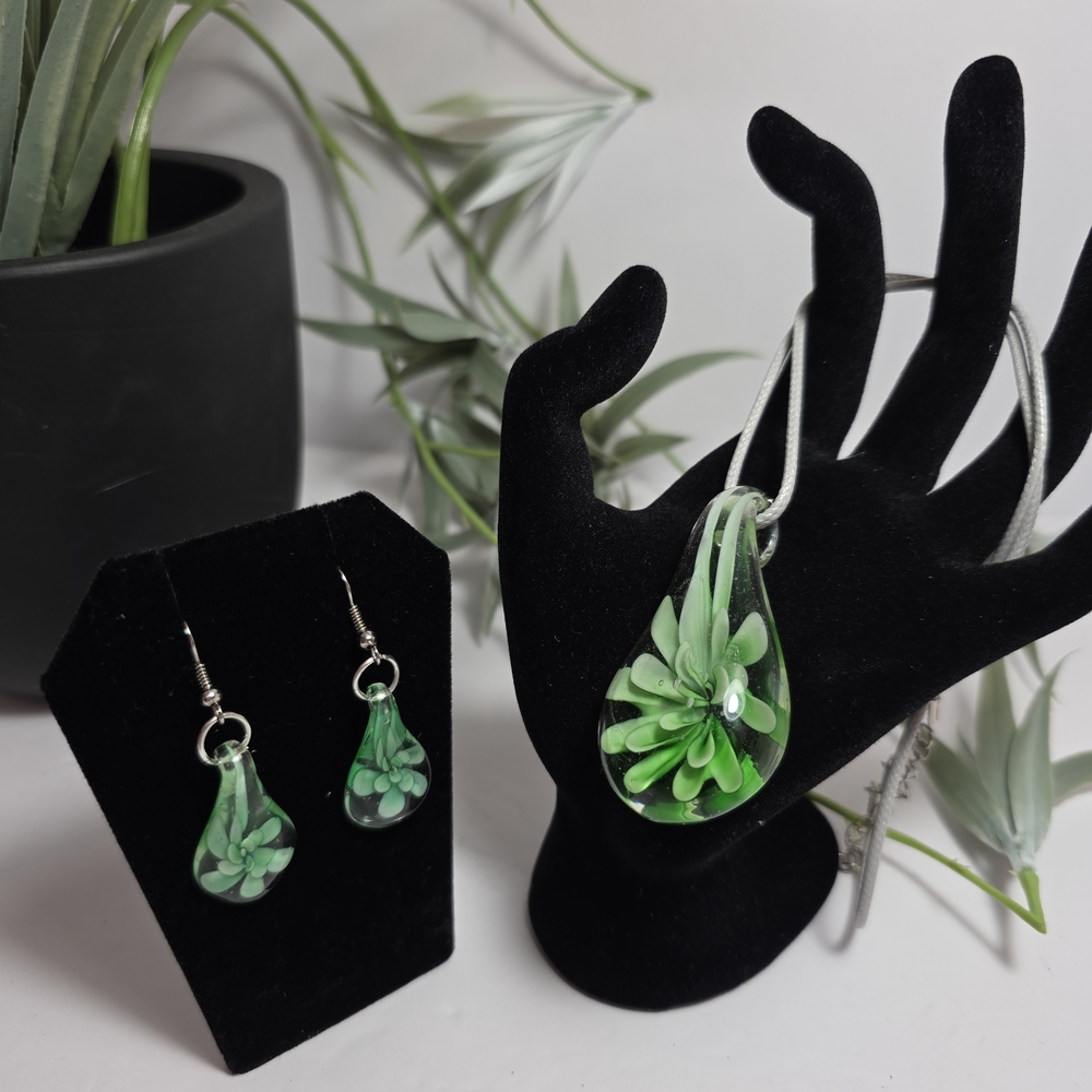 Artistic Green Glass Flower Necklace & Earring Set - Picture 4 of 8